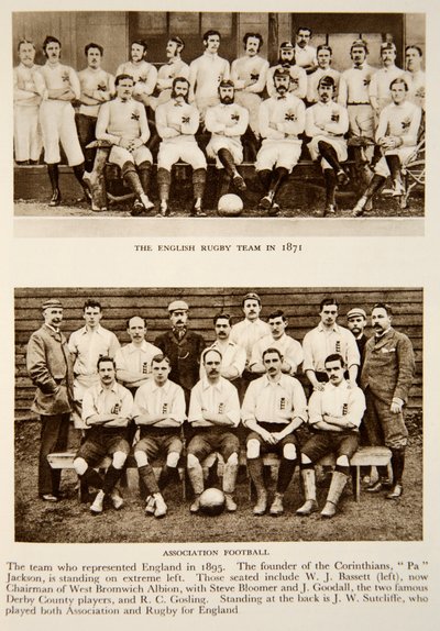 La squadra di rugby inglese nel 1871 e i rappresentanti del calcio associativo nel 1895, fotografie da The Times da English Photographer